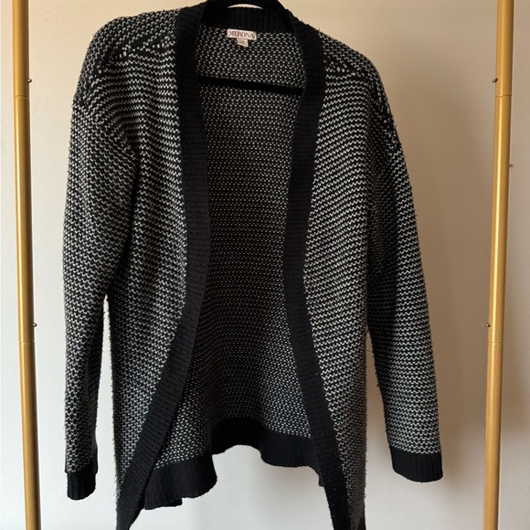 Women's Black and Gray Sweater - Picture 3 of 5